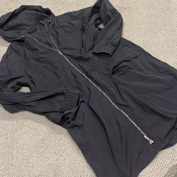 Lululemon Pack & Glyde Jacket
Black 8 - Picture 7 of 11